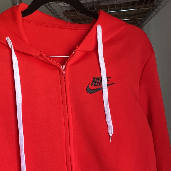 Nike 2pc jogger set in Red - Picture 2 of 3